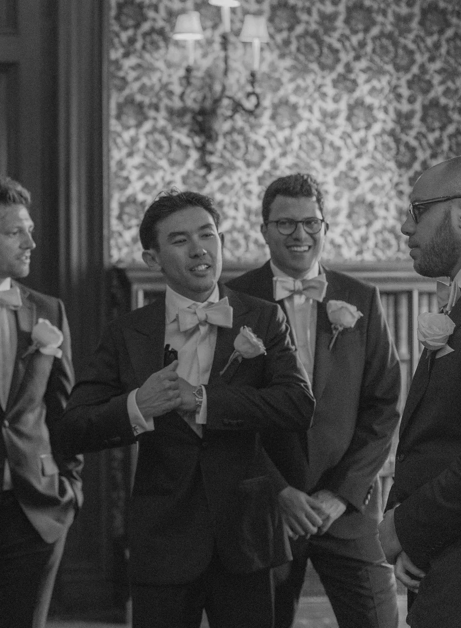 Wedding guests arriving at the historic estate — David and Katia wedding
