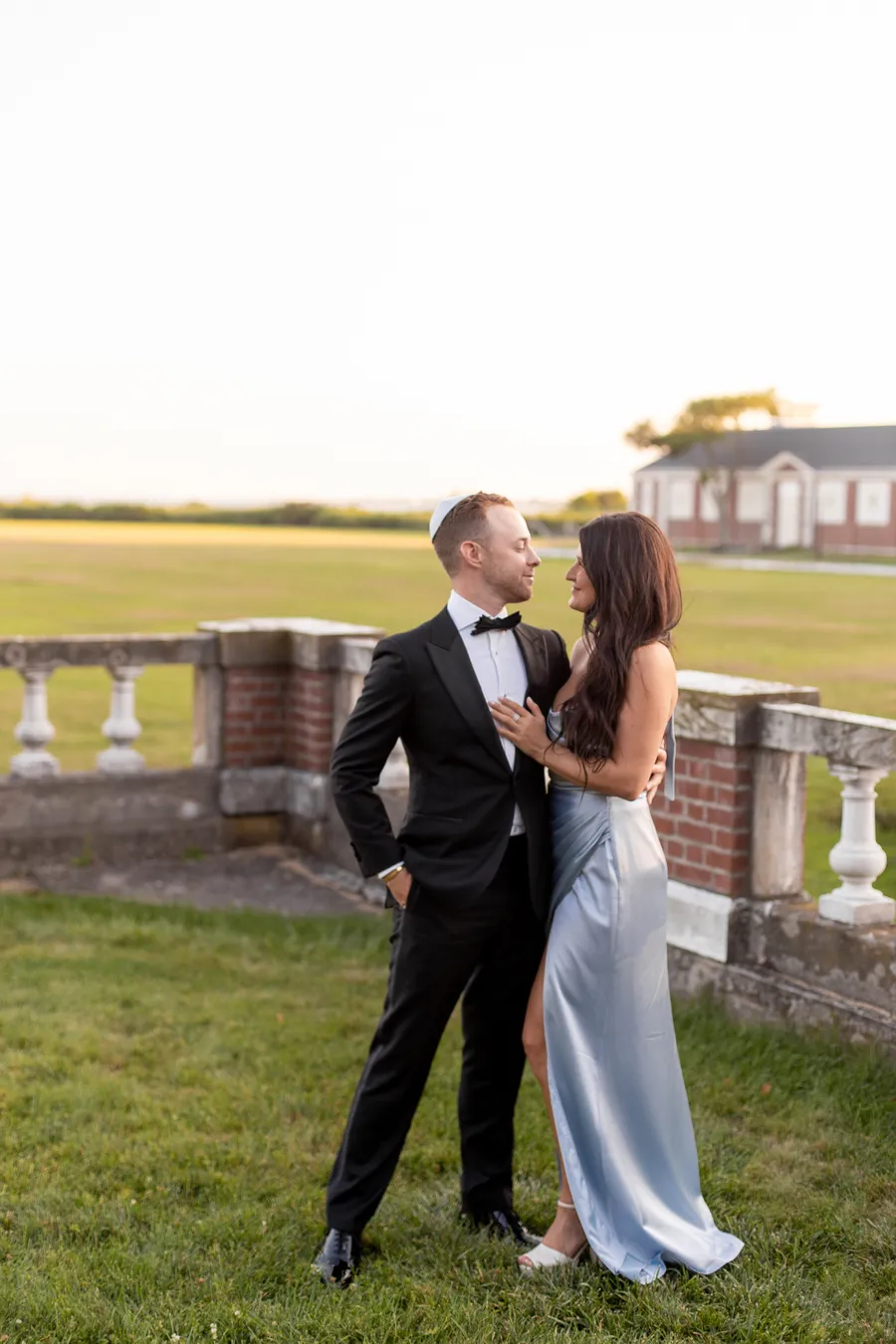 Wedding guest portrait in warm evening light — David and Katia wedding
