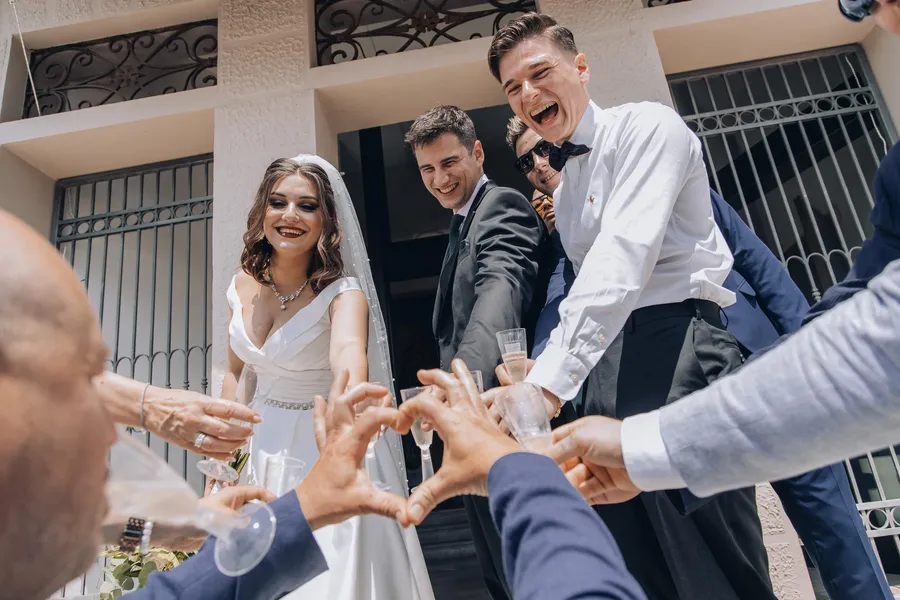 Wedding guests celebrating with the bride and groom — Mattia and Yulia wedding