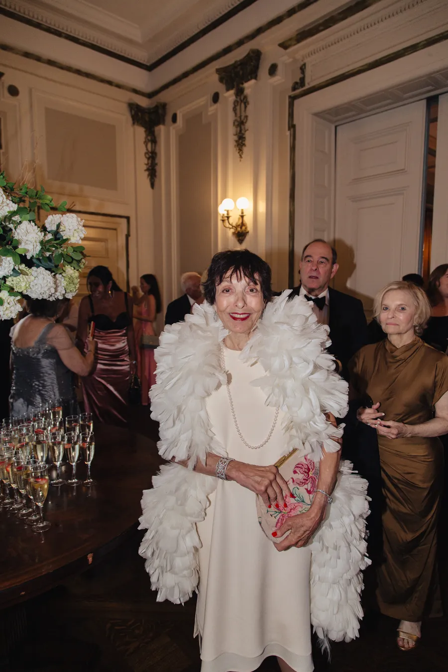 Family and friends gathering before the ceremony — David and Katia wedding
