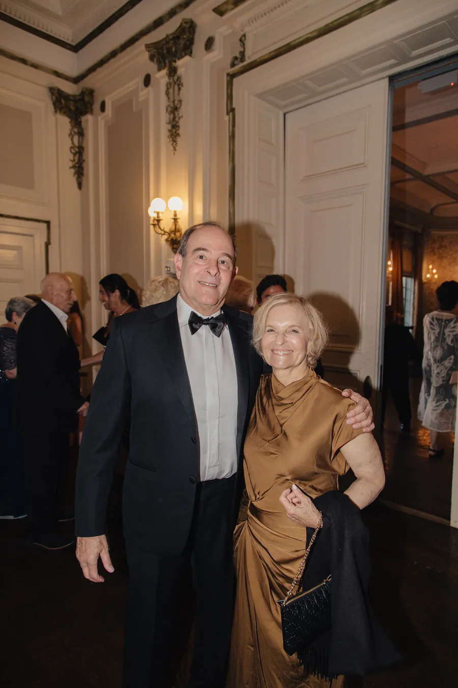 Wedding guests arriving at the historic estate — David and Katia wedding