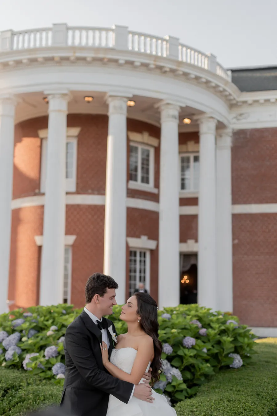Wedding guest portrait in warm evening light — David and Katia wedding