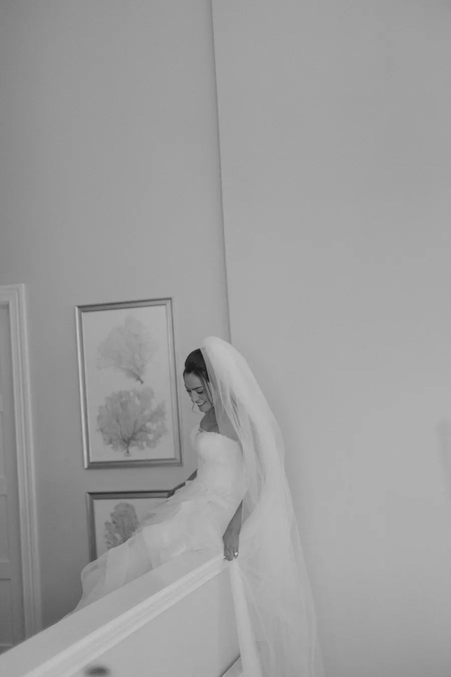 Quiet candid moment during bridal preparations — David and Katia wedding