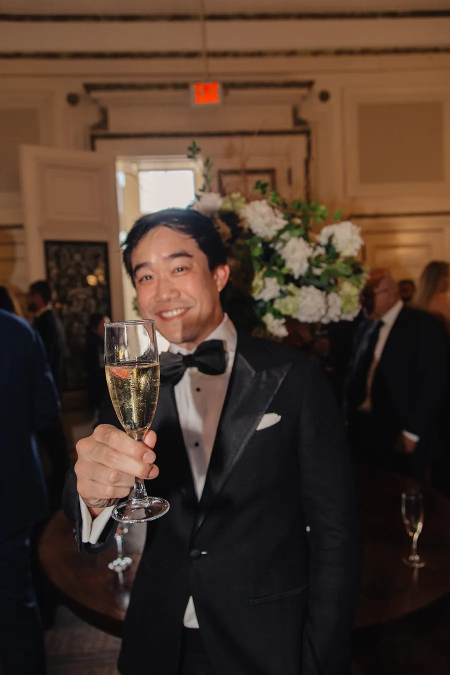 Wedding guests arriving at the historic estate — David and Katia wedding